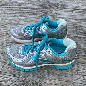Brooks Adrenaline GTS 16 Women's Running Shoes